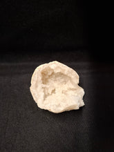 Afbeelding in Gallery-weergave laden, Bergkristal Geoden div. grote