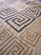 Afbeelding in Gallery-weergave laden, Bruin 'gucci' patroon met franje