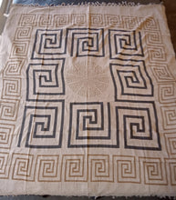 Afbeelding in Gallery-weergave laden, Bruin 'gucci' patroon met franje