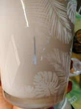 Afbeelding in Gallery-weergave laden, Melkwit veren theelicht set