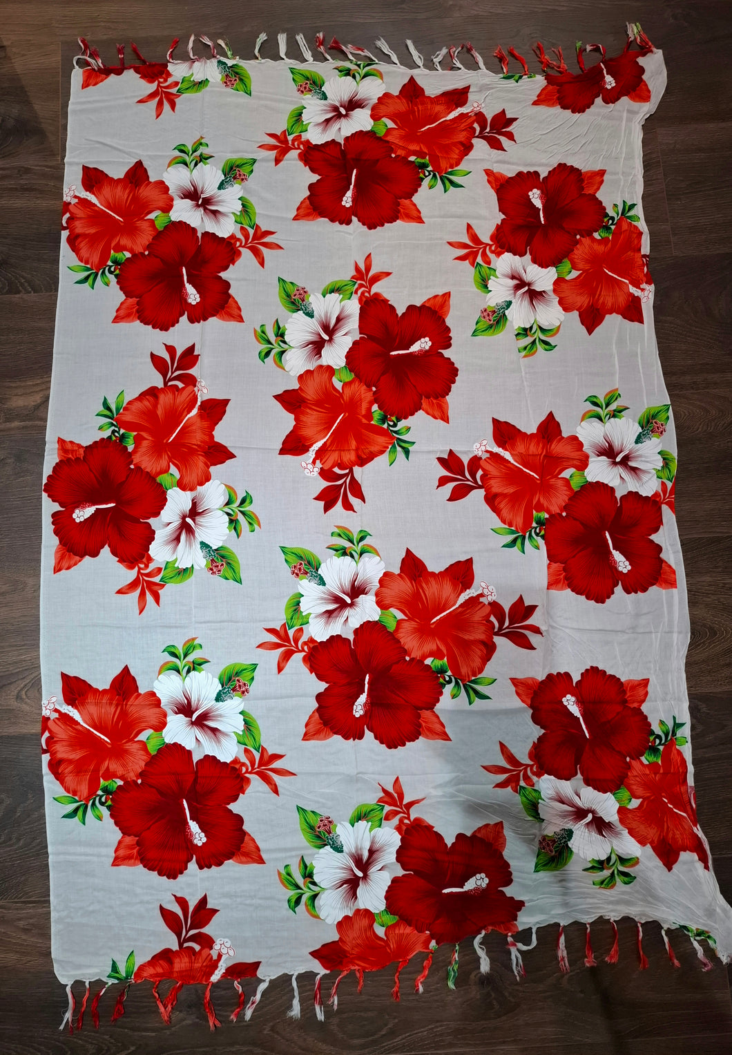 Witte doek met bloemen div. kleuren/bloemen