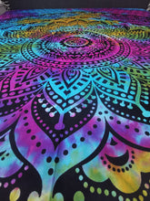 Afbeelding in Gallery-weergave laden, Mandala multi kleur
