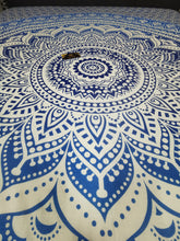 Afbeelding in Gallery-weergave laden, Mandala blauw met wit
